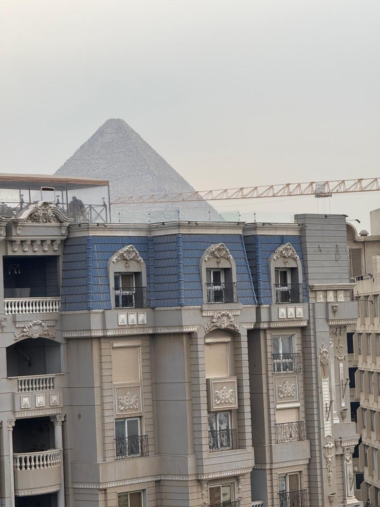 Apartment Grand Pyramids *
